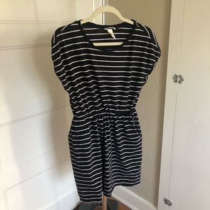 H&M navy striped dress with pockets